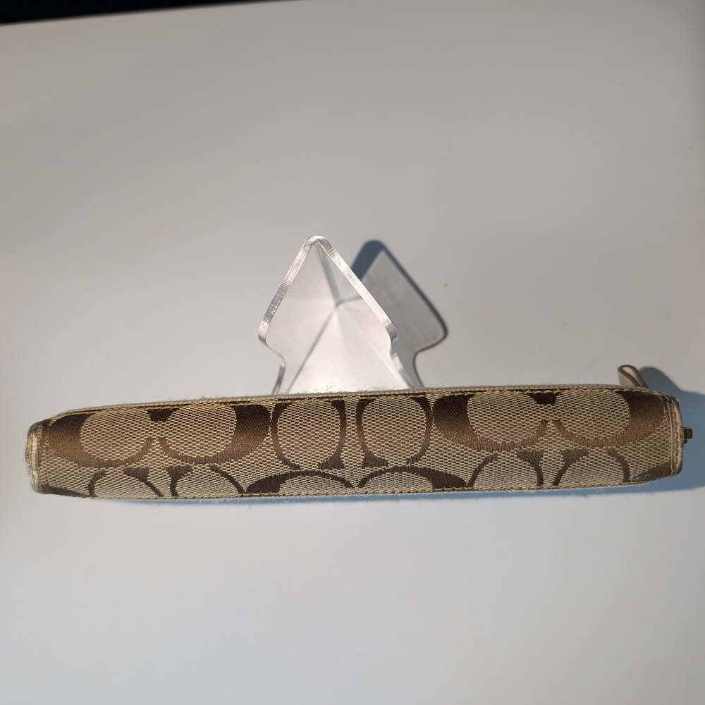 GUC Coach Signature Monogram Canvas Long Zip Wallet - Picture 3 of 12